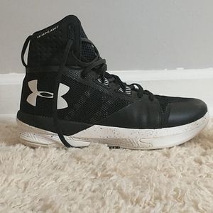 UNDER ARMOUR WOMEN'S HIGHLIGHT ACE VOLLEYBALL SHOE